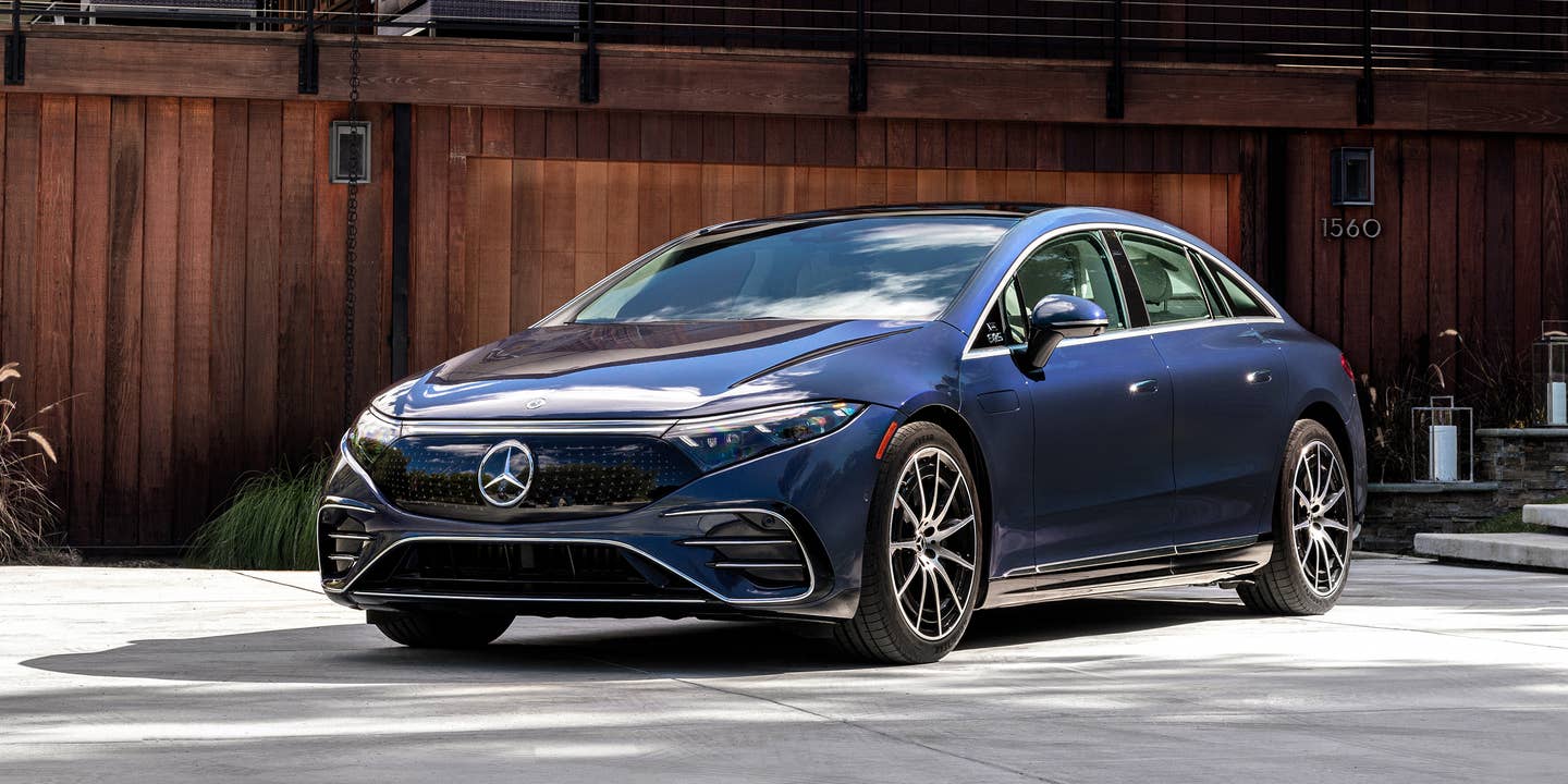 Mercedes Dealers Struggling to Sell EVs, Complain EQS Isn’t ‘Aspirational’ Enough