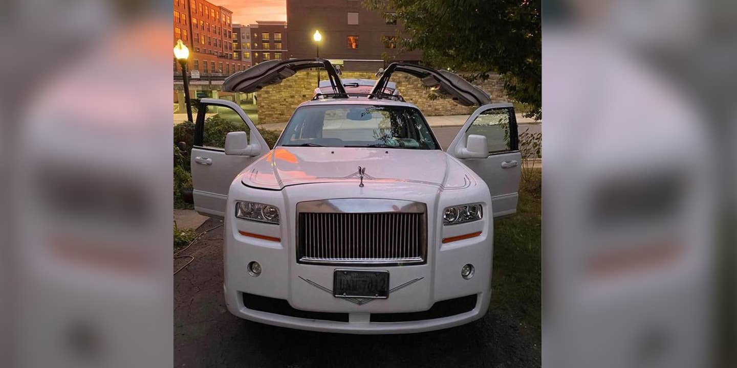 Lincoln Aviator Turned Rolls-Royce Is Ballin’ on a Budget Gone Wrong