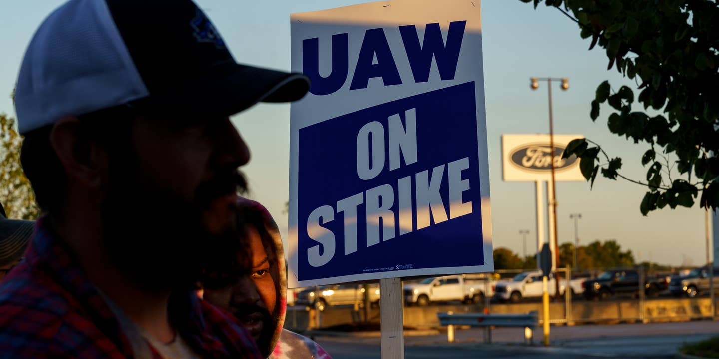 UAW, Ford End Strike After Tentative Deal Gives Workers 25% Raises